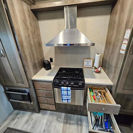 Hailey'S Beach-N-Bay Rv Resort Gilchrist المظهر الخارجي الصورة