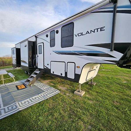 Hailey'S Beach-N-Bay Rv Resort Gilchrist المظهر الخارجي الصورة